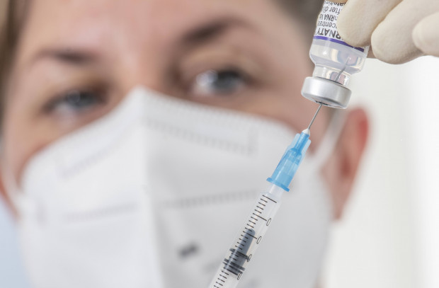 „Nie dagewesenes Risikopotential“: Wissenschaftler warnen in offenem Brief vor der Impfpflicht