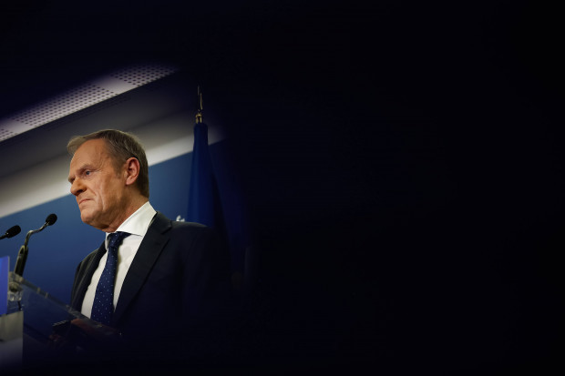 Ungarn: EVP–Chef Donald Tusk stellt Orbán mit Putin auf eine Stufe