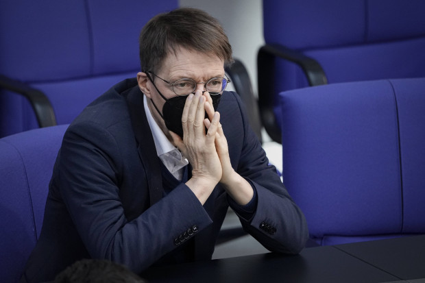 Die allgemeine Impfpflicht könnte an Papiermangel scheitern