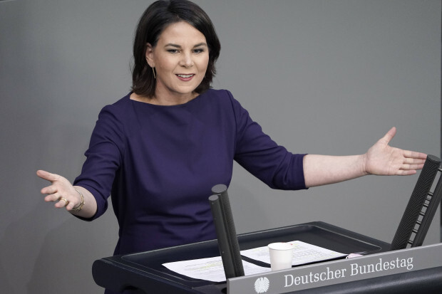 Baerbock: „Zusammenhang zwischen Genderfragen und Klimakrise umfassend thematisieren“