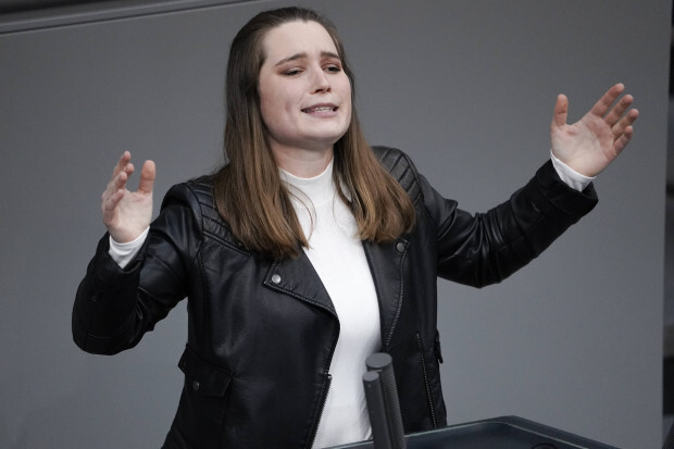 Überemotionale Rede zur Impfpflicht: Generation „Ich, ich, ich“ im Bundestag