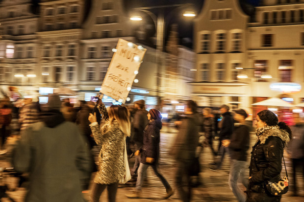 Weiter hunderttausend „Montagsspaziergänger“ auf den Straßen
