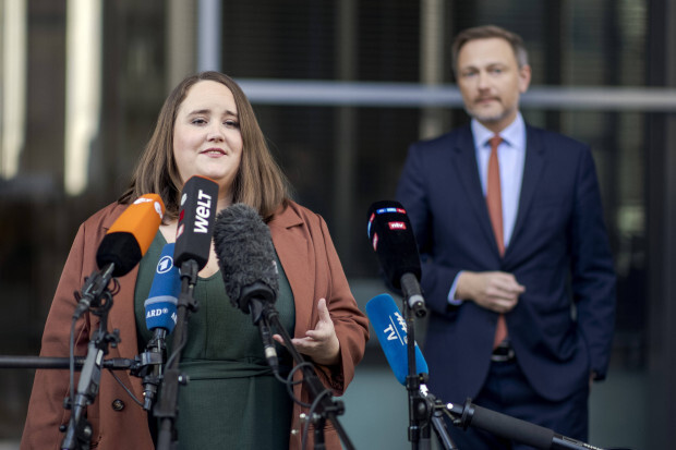 Entlastungen durch die Vordertür, Belastungen durch die Hintertür