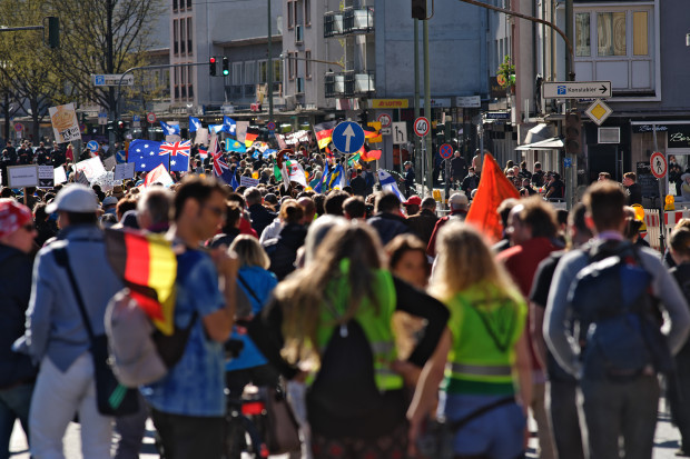 Corona-Spaziergänge halten an: Immer mehr wird auch Inflation und Preisexplosion Thema