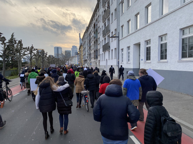 Montagsspaziergänge: Kretschmer spricht bei Maßnahmengegnern von geringer Impfwirkung