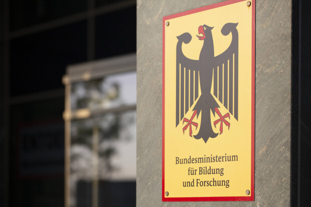 Doxxing-Attacke auf jüdische US-Aktivistin – mit deutschen Steuergeldern?