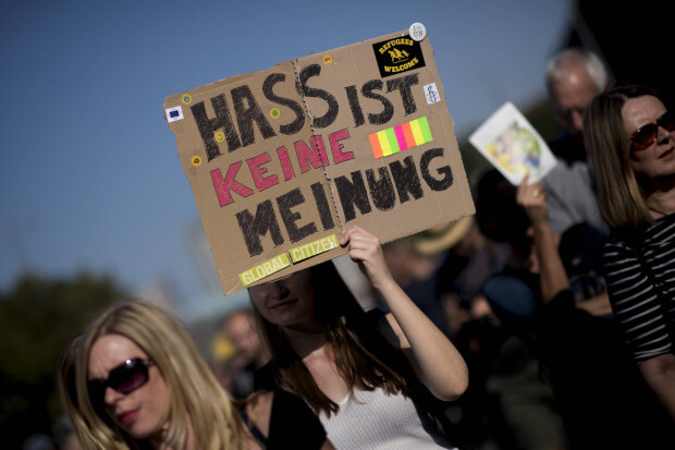 #HassistkeineMeinung: Polizei in Niedersachsen verbreitet grünen Buchtitel als Hashtag