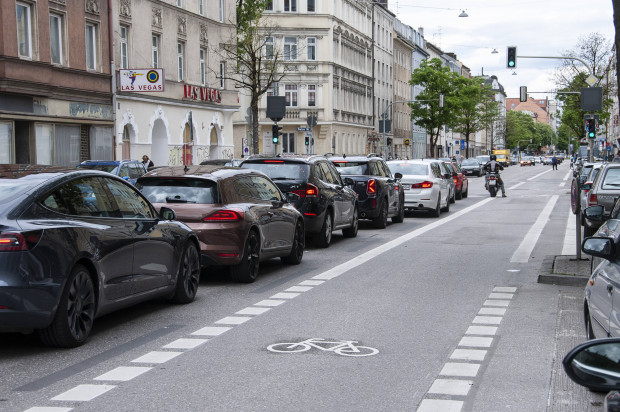 Verkehrspolitik: Den Autofeinden keinen Asphaltzentimeter