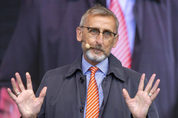 Der Katastrophen-Chef folgt auf den Affärenminister