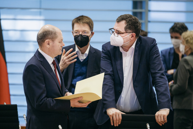 Nach Impfpflicht-Debakel: Lauterbachs Beliebtheitswerte stürzen ab