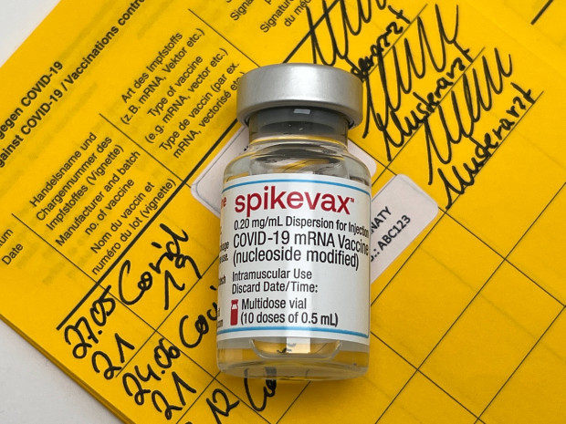 Geboosterte Erwachsene unter 60 erkranken häufiger an Corona als Ungeimpfte