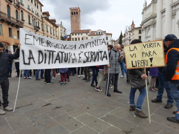 Trotz Frühlingserwachen versiegt weder der Protest noch die Phantasie der Maßnahmenpartei