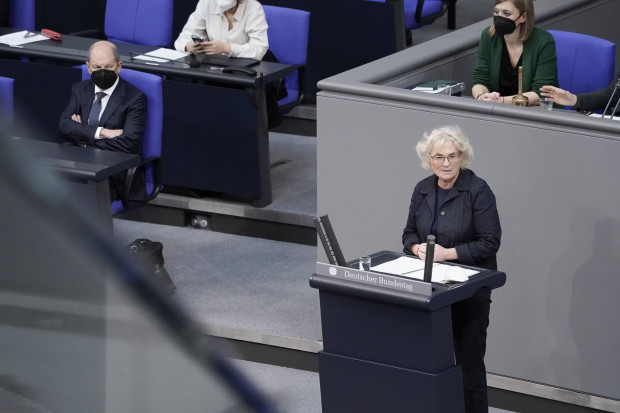 Umfrage: Mehrheit für Entlassung Lambrechts