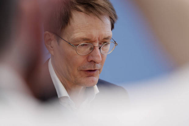 Mehrheit der Deutschen hält Lauterbachs „Killervirus“-Orakel für unangemessen