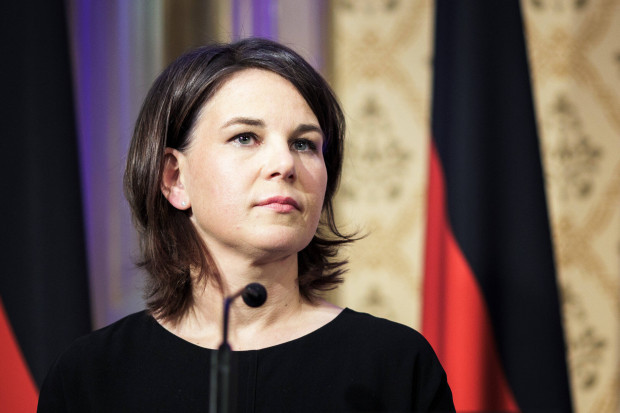 Baerbock kündigt schnelles Ende der Energieimporte aus Russland an