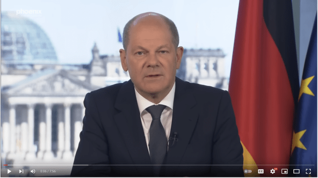 Scholz vermeidet jede Art von Bewegung in jedem Sinne des Wortes