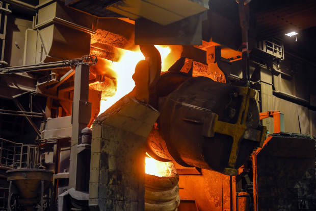 DIHK-Umfrage: Dauerhafte Wirtschaftskrise droht, Grundstoffindustrie in Existenznot