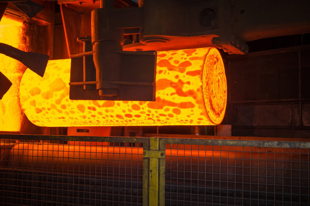 Explodierende Energie- und Materialkosten: Konzern schließt zwei Stahlwerke
