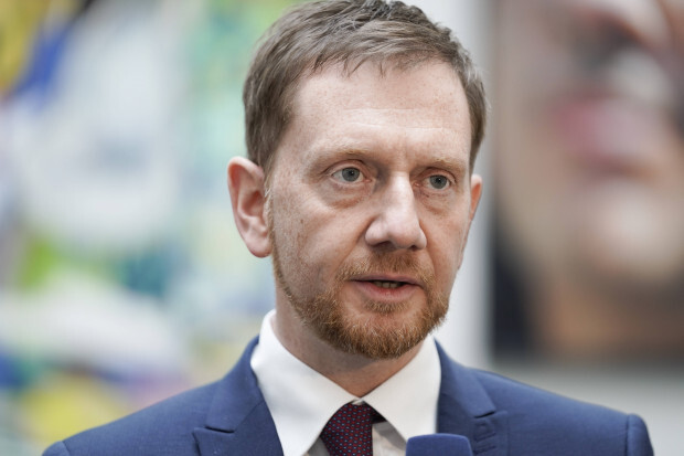 Corona-„Spaziergänge“: Demonstranten belagern Kretschmer bei CDU-Regionalkonferenz