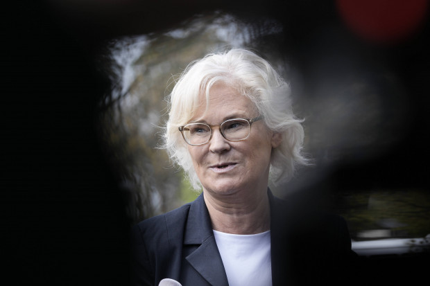 Helikopter-Mutter: Christine Lambrecht tritt von einem Fettnäpfchen ins nächste