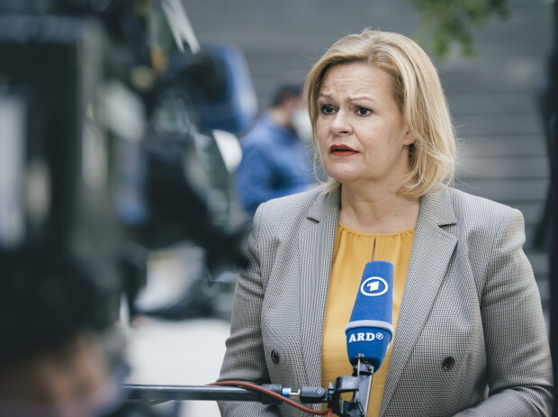 Faeser: „Wenn ich zurückweiche, ist das ein Sieg für die Feinde unserer Demokratie“