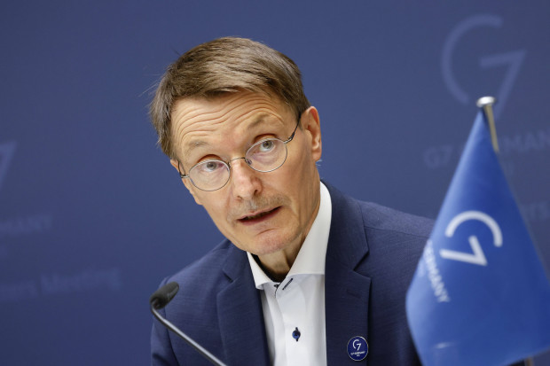 Lauterbach denkt über Isolationen und Impfempfehlungen zu Affenpocken nach