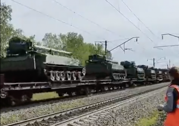 Sieben Panzerhaubitzen aus Berlin – gegen voll beladene Züge mit russischem Materialnachschub