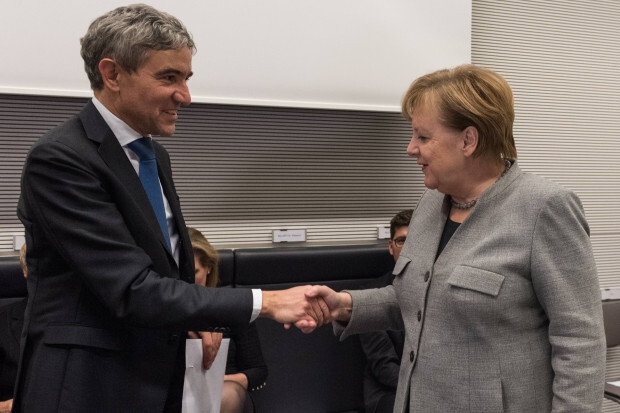 Warum das Urteil zu Merkels Verfassungsbruch so spät kam