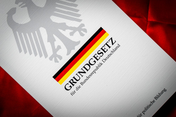 Ach, das Grundgesetz gilt in Teilen immer noch?