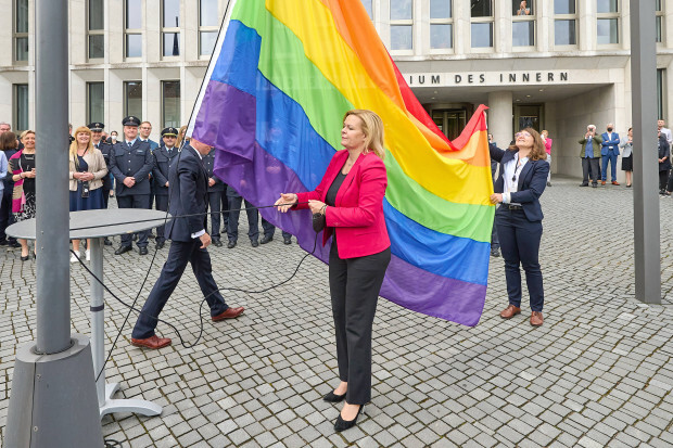 Seltsamer Kult um den Pride Month