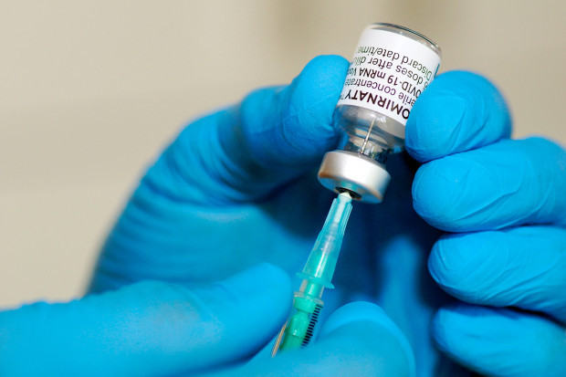 Uniklinik Regensburg bittet ungeimpfte Mitarbeiter, nicht zu kündigen