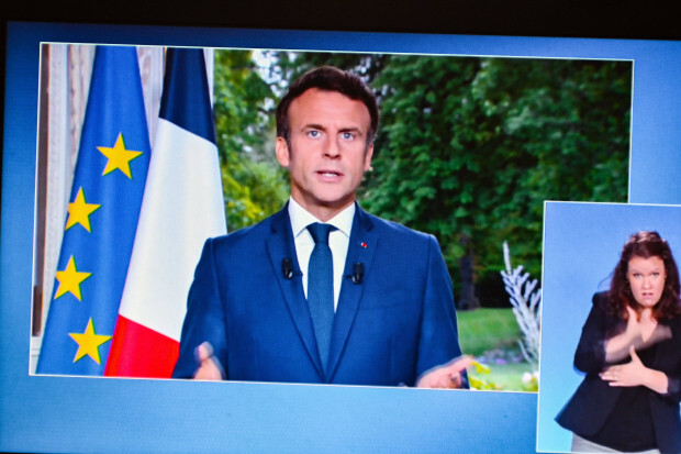 Macron auf der Suche nach einer Mehrheit: Zusammenarbeit mit Le Pen möglich?