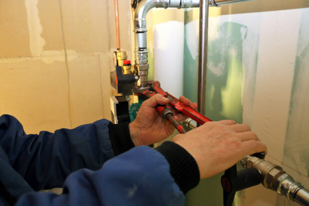 Es fehlen Heizungsbauer für die Rettungsidee der Grünen