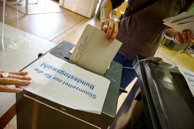 Berliner Pannenwahl: Ampel für Wahlwiederholung – Expertenkommission attackiert Geisel