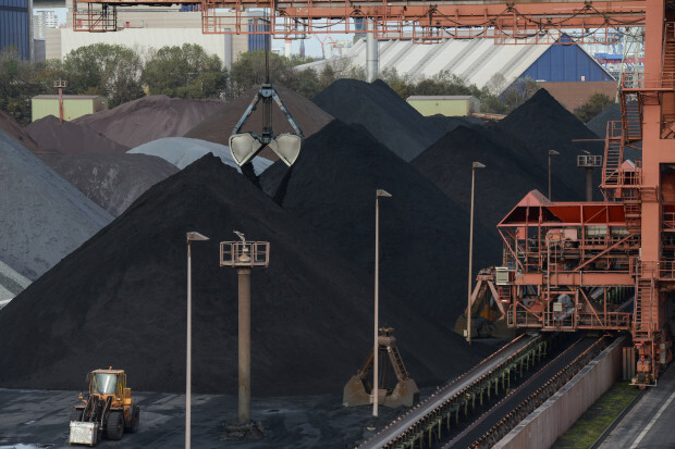 Das blutige Geschäft mit Steinkohle