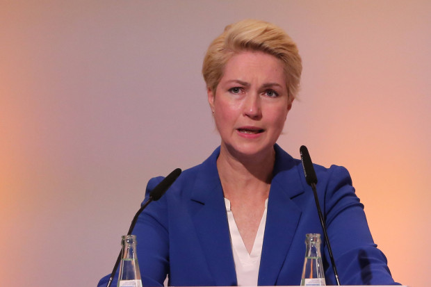 Neuer Skandal um Schwesig: Tausende Tonnen nagelneuer Luxus-Schrott