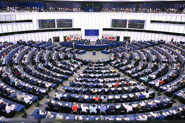 Viele CDU/CSU-Europaparlamentarier stimmten mit den Grünen – gegen Atomenergie