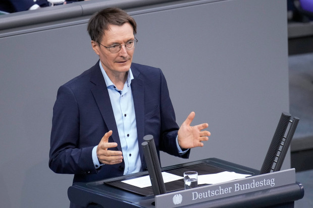 Krankenkassen fordern: Der Bundestag soll Karl Lauterbach stoppen
