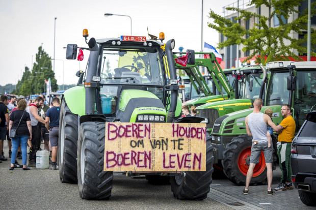 Blockaden vor Rathäusern: Bauern wollen Niederlande in den „Lockdown“ schicken