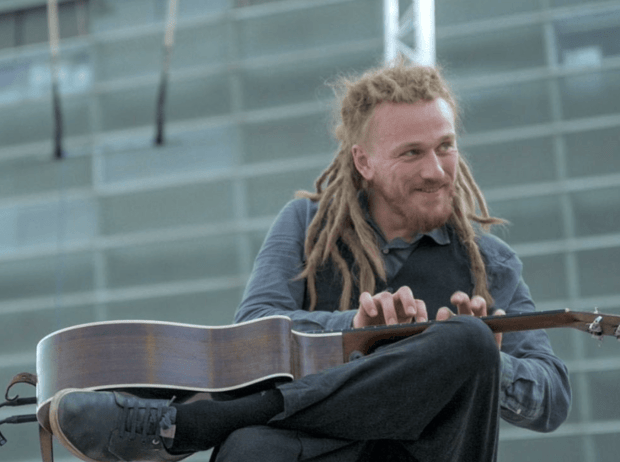 Linke zerfleischen Linke: Keine Toleranz gegenüber weißen Dreadlocks