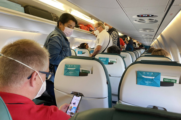 Lufthansa stellt sich gegen Maskenpflicht im Flieger