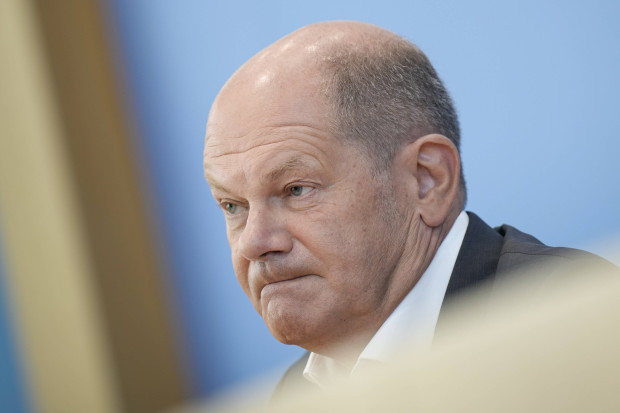 Gelöschte E-Mails: Scholz weiter unter Druck