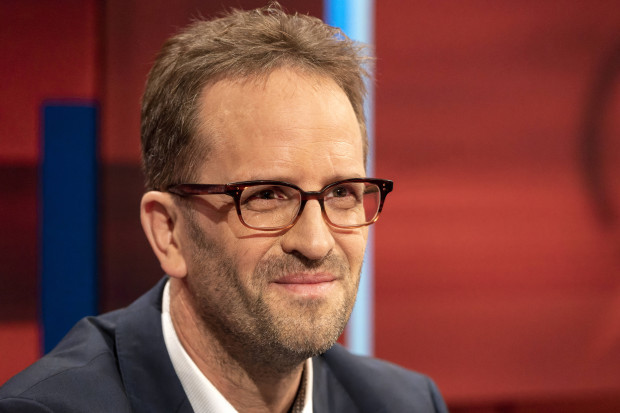 „Ein Zeichen der Hilflosigkeit“: Netzagentur-Chef will Saunen schließen