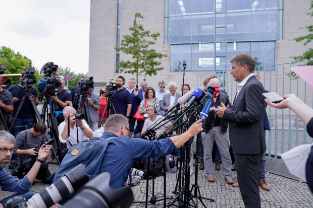 Das weitsichtige Handeln der Politik und ihrer Lohnschreiber