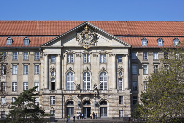 Berlin-Wahl: Wie befangen ist die Verfassungsrichterin Ludgera Selting?