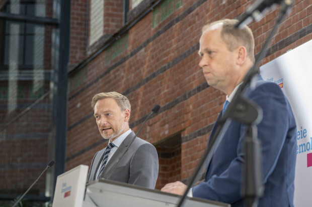 FDP in der Krise – Die NRW-Connection funktioniert weiter prächtig