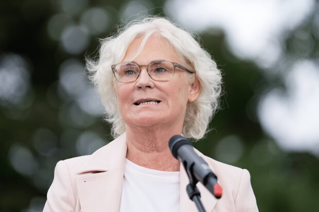 Lambrechts Grundsatzrede am falschen Ort: große Versprechen und wenig Konkretes