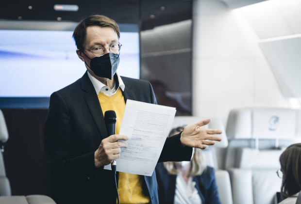 Fachleute warnen vor Lauterbachs FFP2-Maskenpflicht