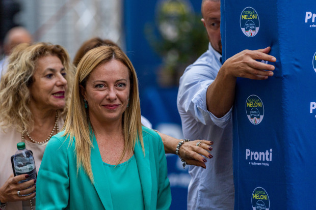 Meloni: Ein Italien der Verantwortung statt ein „Italien der Spaghetti und Mandolinen“
