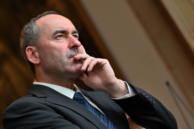 Das Netz lacht über Bayerns Wirtschaftsminister Hubert Aiwanger